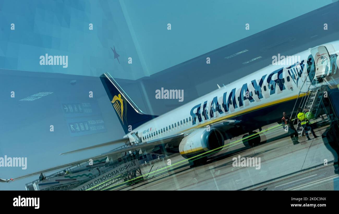 Un Boeing 737-800 de Ryanair a atterri à Brindisi, en Italie, sur 14 juin 2022. (Photo de Manuel Romano/NurPhoto) Banque D'Images
