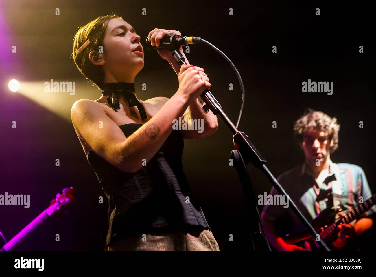 Escargot Mail en concert à Santeria à Milan, Italie, sur 16 juin 2022. Snail Mail est le projet solo de rock indépendant américain du guitariste et chanteur-compositeur Lindsey Jordan. (Photo par Mairo Cinquetti/NurPhoto) Banque D'Images