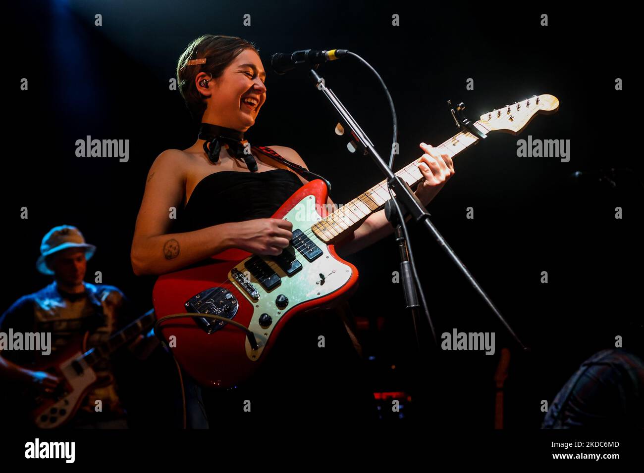 Escargot Mail en concert à Santeria à Milan, Italie, sur 16 juin 2022. Snail Mail est le projet solo de rock indépendant américain du guitariste et chanteur-compositeur Lindsey Jordan. (Photo par Mairo Cinquetti/NurPhoto) Banque D'Images