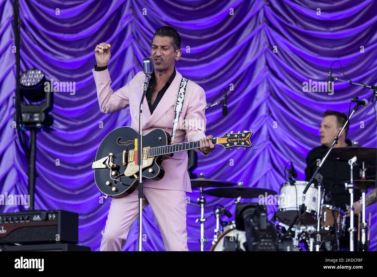 Danny Vera se produit en direct au festival Pinkpop 2022 sur 17 juin 2022 à Megaland Landgraaf, pays-Bas. (Photo de Roberto Finizio/NurPhoto) Banque D'Images