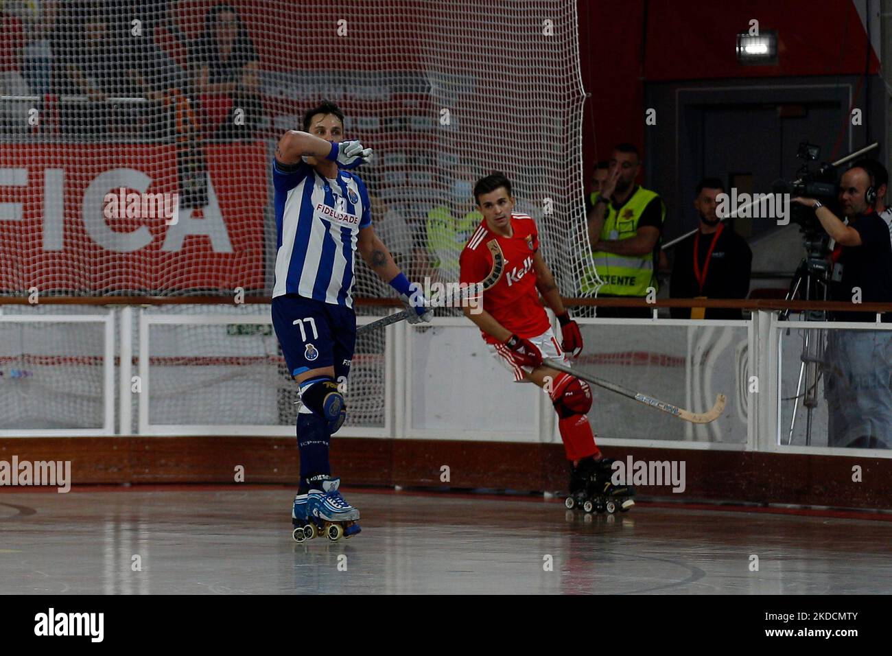 Gonçalo Alves du FC Porto célèbre pendant les matchs de Rink Hockey 4th jambe entre SL Benfica et FC Porto, à Pavilhão Fidalidade, Lisboa, Portugal, 25, Juin 2022 (photo de João Rico/NurPhoto) Banque D'Images