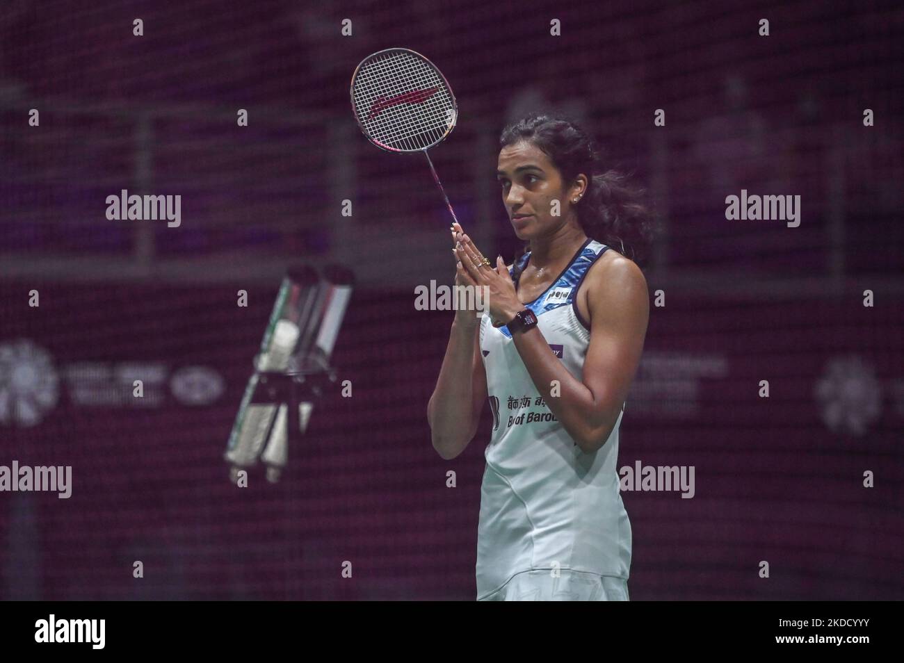 Pusarla Venkata Sindhu, de l'Inde, est en compétition lors du premier tour de match des femmes célibataires contre Pornpawee Chochuwong, de Thaïlande, le deuxième jour de l'Open de Malaisie de Petronas à l'Axiata Arena, sur 29 juin 2022, à Kuala Lumpur, en Malaisie. (Photo de Zahim Mohd/NurPhoto) Banque D'Images