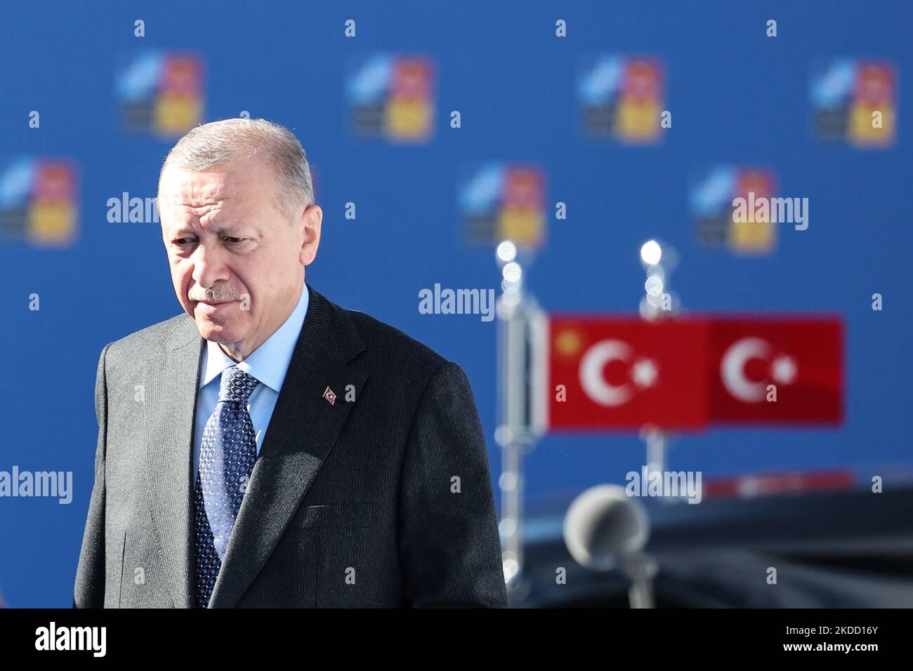 Le Président de la République du Turkiye Recep Tayyip Erdogan arrive sur place le dernier jour du Sommet de l'OTAN à Madrid (Espagne) sur le 30 juin 2022. (Photo de Jakub Porzycki/NurPhoto) Banque D'Images