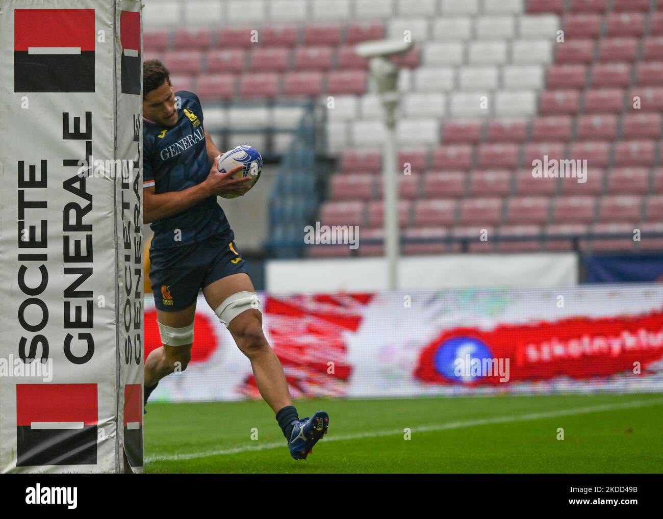 Tobias SAINZ d'Espagne en action sur le chemin de marquer un essai pendant l'Espagne hommes 7s contre l'Italie hommes 7s, un match de quilication de la piscine B de la deuxième partie de Rugby Europe Sevens Championship Series 2022 à Cracovie. Samedi, 02 juillet 2022, dans le stade municipal de Henryk Reyman, Cracovie, petite Pologne Voivodeship, Pologne. (Photo par Artur Widak/NurPhoto) Banque D'Images