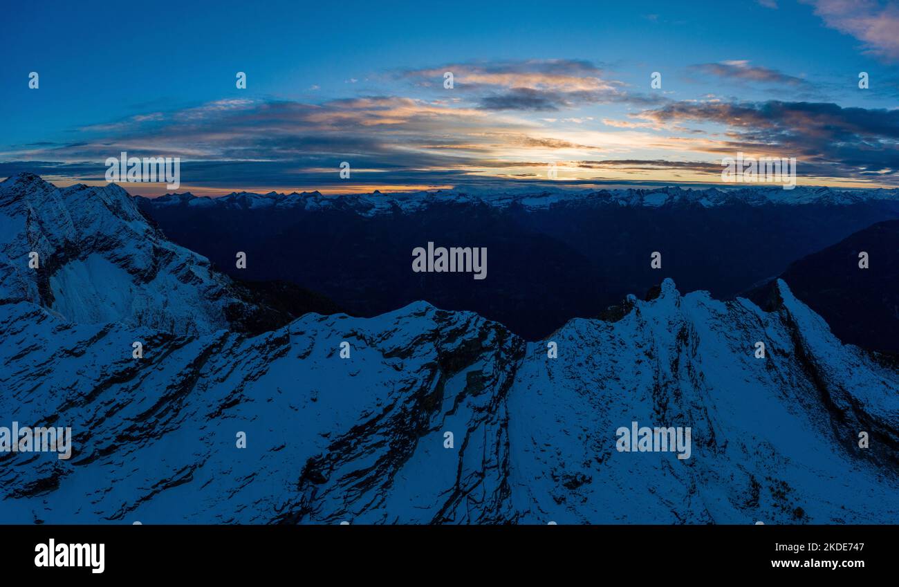 Vue aérienne sur les montagnes du Val Pontirone dans le canton du Tessin, Suisse Banque D'Images