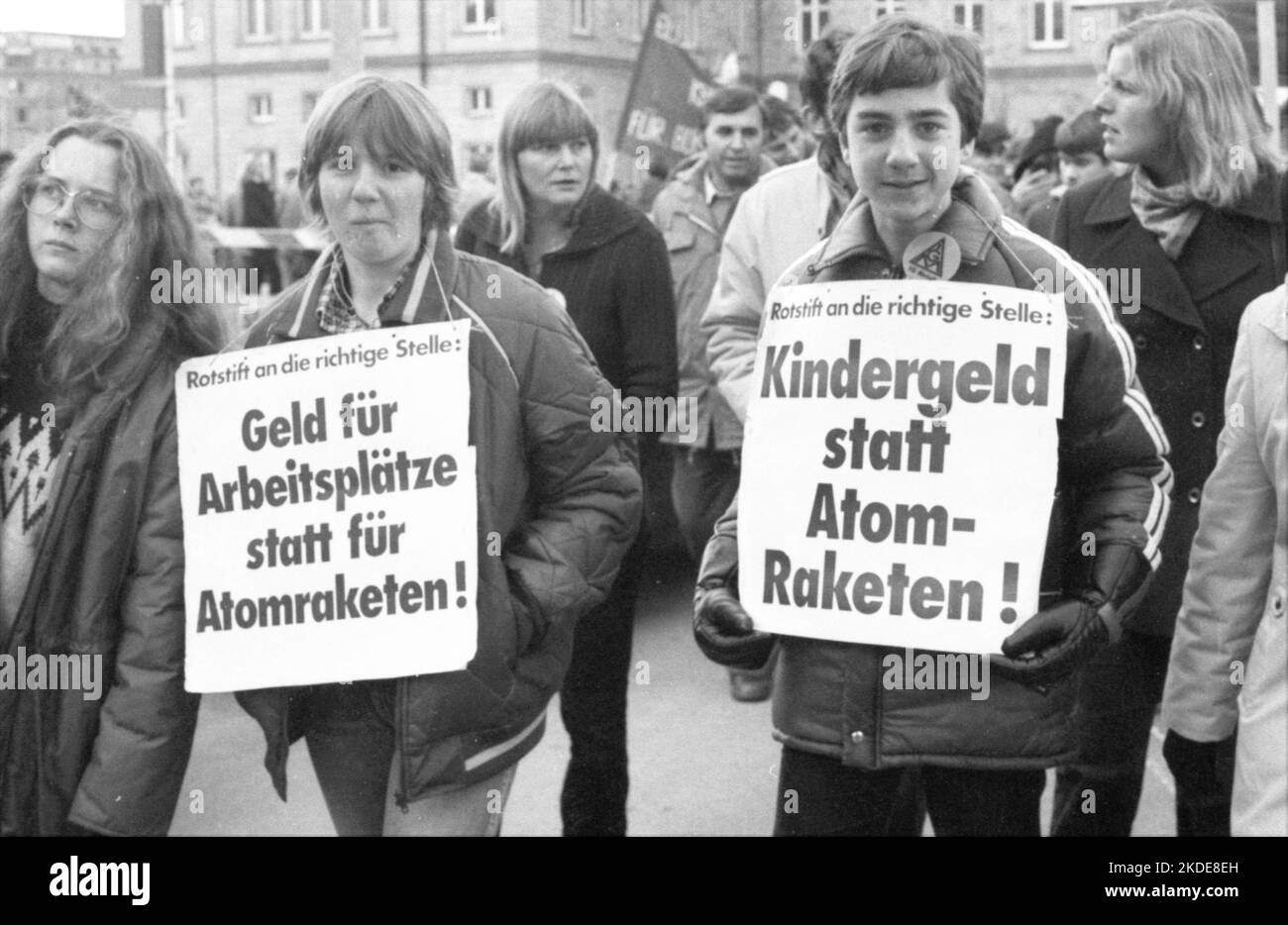 Suite à un appel du DGB, environ 70 000 ont manifesté contre le chômage et les réductions sociales. Novembre 1981, Allemagne Banque D'Images