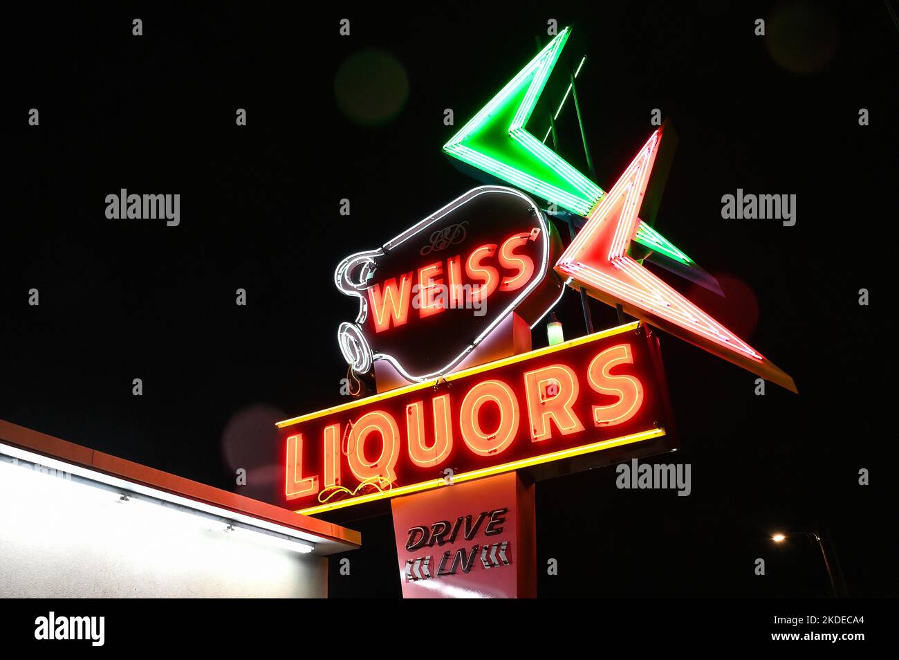 Panneau lumineux Weiss Liquors à East Nashville, Nashville, Tennessee, États-Unis d'Amérique Banque D'Images