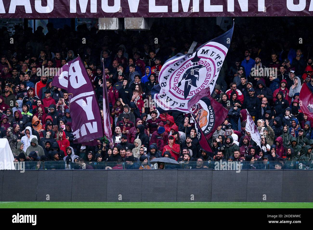 Salerno, Italie. 05th novembre 2022. Les partisans de la Salernitana américaine pendant la série Un match entre la Salernitana américaine 1919 et la Cremonèse au Stadio Arechi, Salerno, Italie, le 5 novembre 2022. Credit: Giuseppe Maffia/Alay Live News Banque D'Images