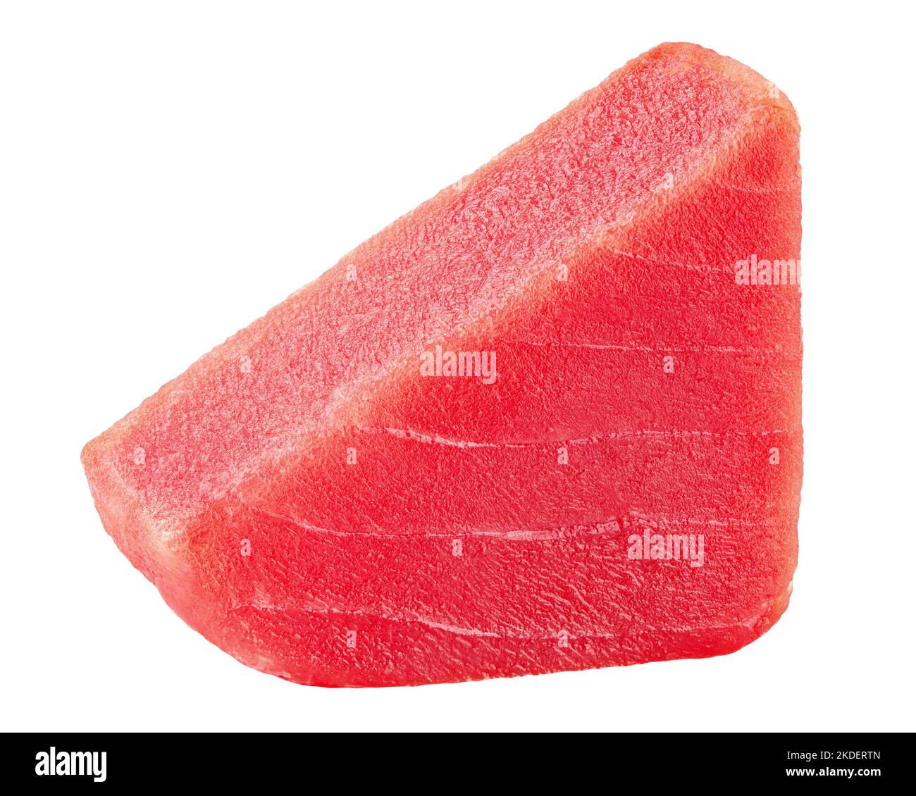 steak de thon cru, poisson isolé sur fond blanc, chemin d'écrêtage, pleine profondeur de champ Banque D'Images