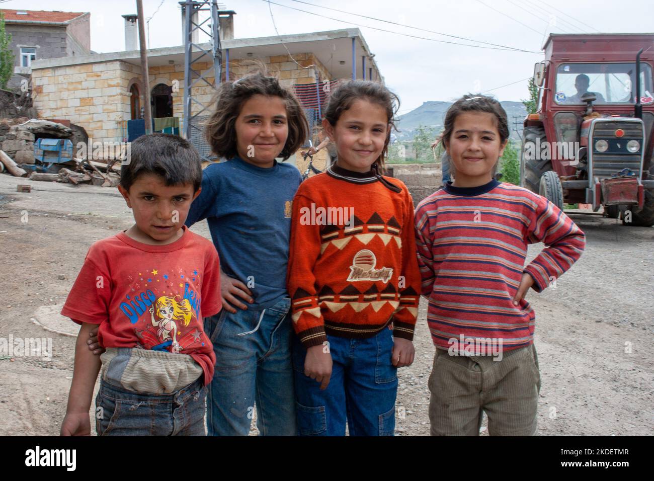Enfants locaux résidents en Cappadoce Turquie Banque D'Images