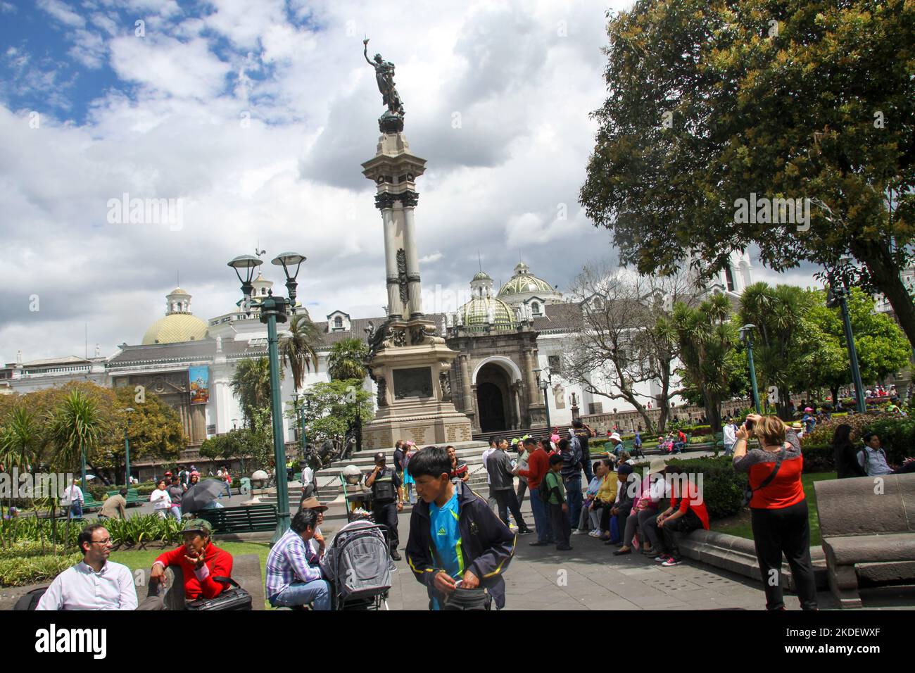 Mémorial aux héros du 10 août 1809 qui a commencé le processus d'indépendance équatorienne de l'Espagne. Plaza Grande, Quito Equateur. Banque D'Images