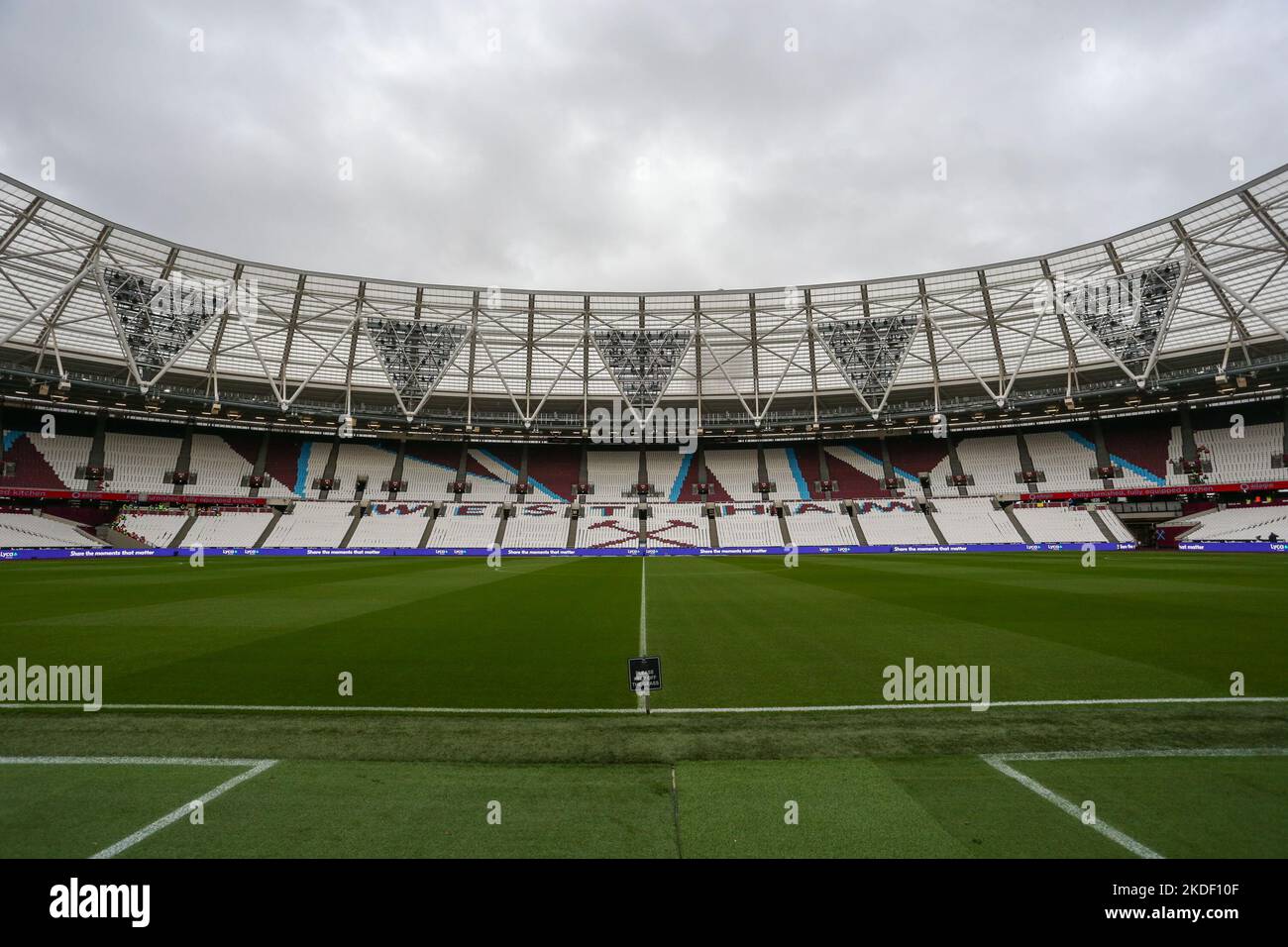 Vue générale du stade lors du match de la Premier League West Ham United contre Crystal Palace au stade de Londres, Londres, Royaume-Uni, 6th novembre 2022 (photo d'Arron Gent/News Images) Banque D'Images