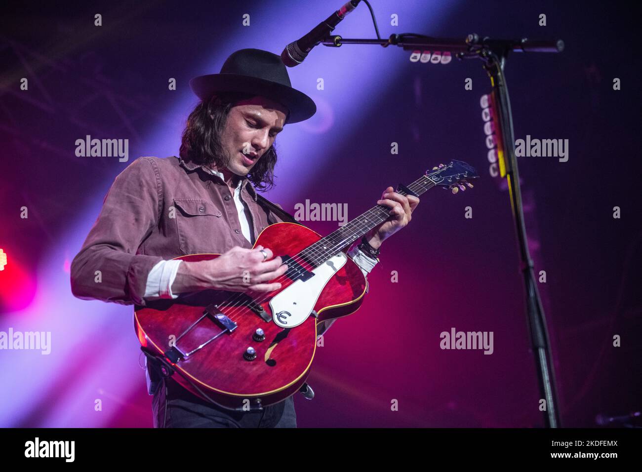 James Bay en représentation à Sala Razzmatazz, Barcelone, 2 novembre 2022. Photographe: ALE Espaliat Banque D'Images