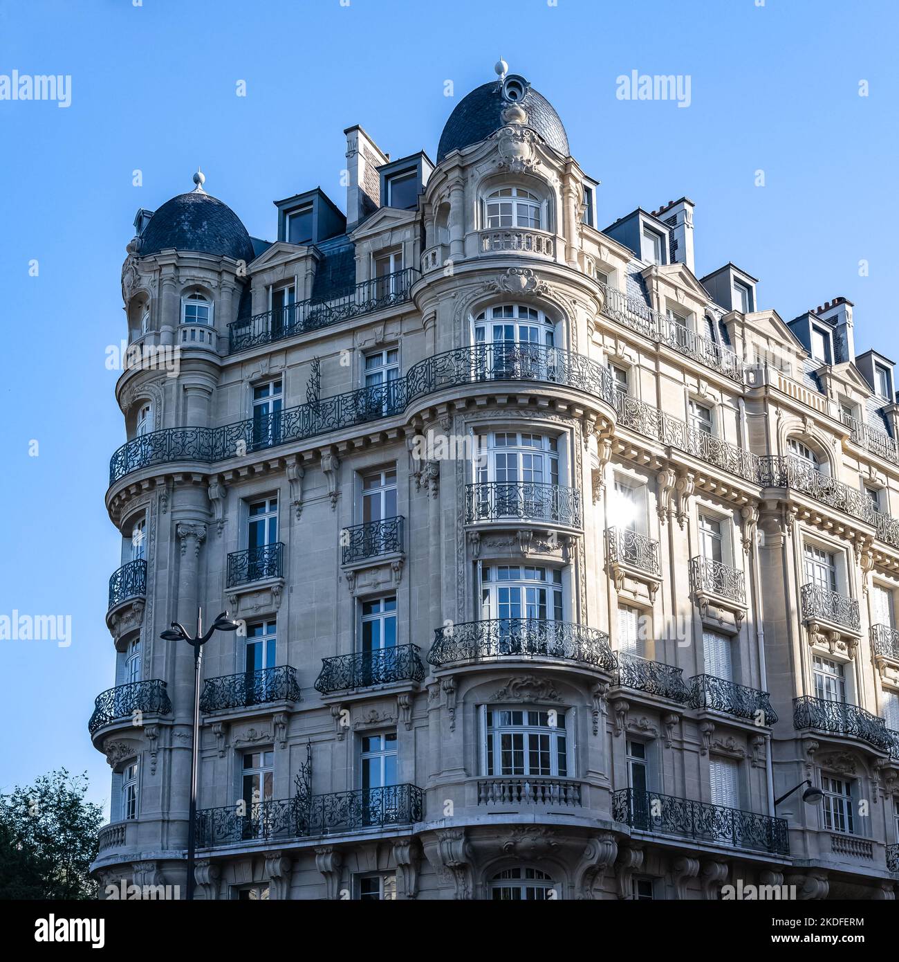 Paris, beau bâtiment boulevard de Courcelles, dans un quartier luxueux Banque D'Images