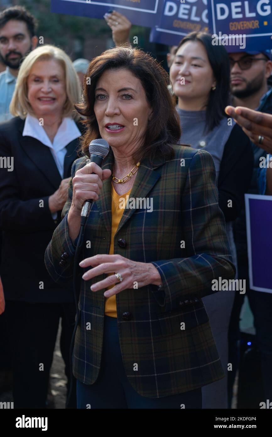 Queens, États-Unis. 05th novembre 2022. La titulaire Kathy Hochul et d'autres élus ont organisé un rassemblement de campagne dans le Sunnyside Setion de Queens, New York, sur 5 novembre 2022. (Photo de Steve Sanchez/Sipa USA). Credit: SIPA USA/Alay Live News Banque D'Images Queens, États-Unis. 05th novembre 2022. La titulaire Kathy Hochul et d'autres élus ont organisé un rassemblement de campagne dans le Sunnyside Setion de Queens, New York, sur 5 novembre 2022. (Photo de Steve Sanchez/Sipa USA). Credit: SIPA USA/Alay Live News Banque D'Images