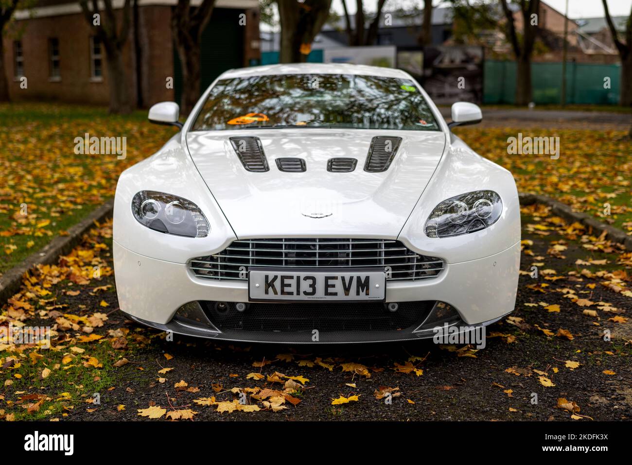 2013 Aston Martin V12 Vantage, exposé à l'Assemblée effrayante des voitures qui s'est tenue au Bicester Heritage Centre le 30th octobre 2022 Banque D'Images