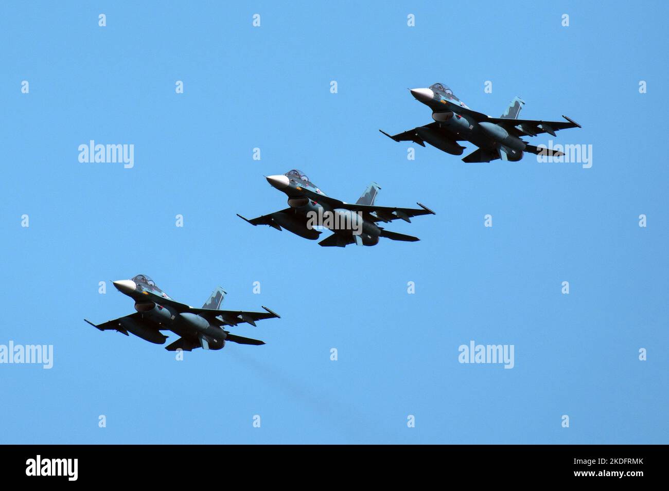 Japon. 06th novembre 2022. La Force aérienne d'autodéfense du Japon Mitsubishi F-2 survole dimanche, à 6 novembre 2022, lors de l'examen de la flotte internationale 70th à la baie Sagami dans la préfecture de Kanagawa. Photo par Keizo Mori/UPI crédit: UPI/Alay Live News Banque D'Images