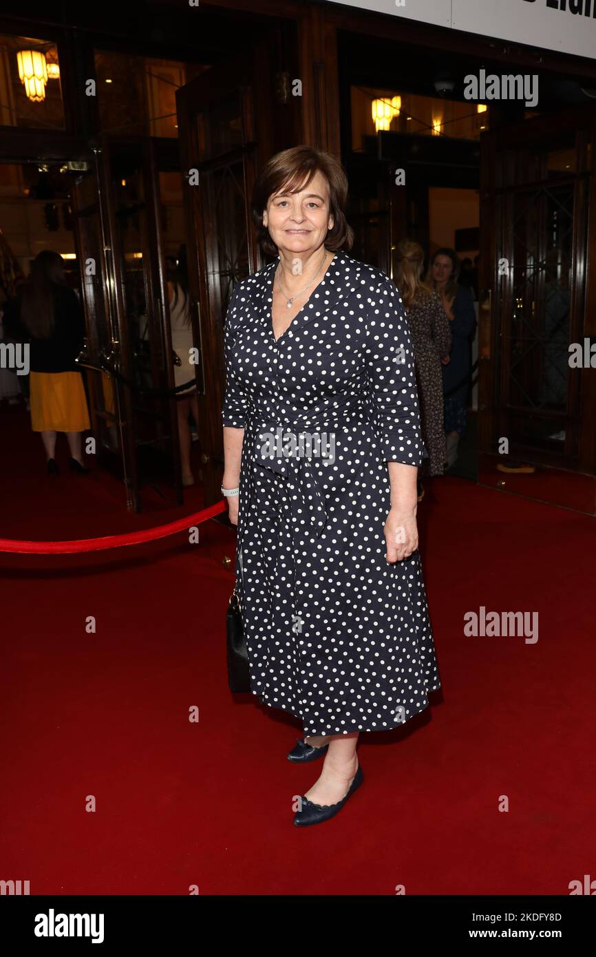 Cherie Blair (épouse de l'ancien Premier ministre Tony Blair) assiste à la soirée de la presse de Grease au Dominion Theatre de Londres, au Royaume-Uni. Banque D'Images