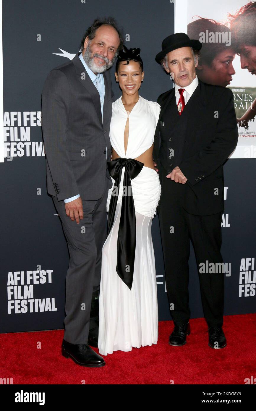 Los Angeles, Californie. 5th novembre 2022. Luca Guadagnino, Taylor Russell, Mark Rylance à l'arrivée pour BONES ET TOUTE première à l'AFI FEST 2022, TCL Chinese Theatre, Los Angeles, CA 5 novembre 2022. Crédit : Priscilla Grant/Everett Collection/Alay Live News Banque D'Images