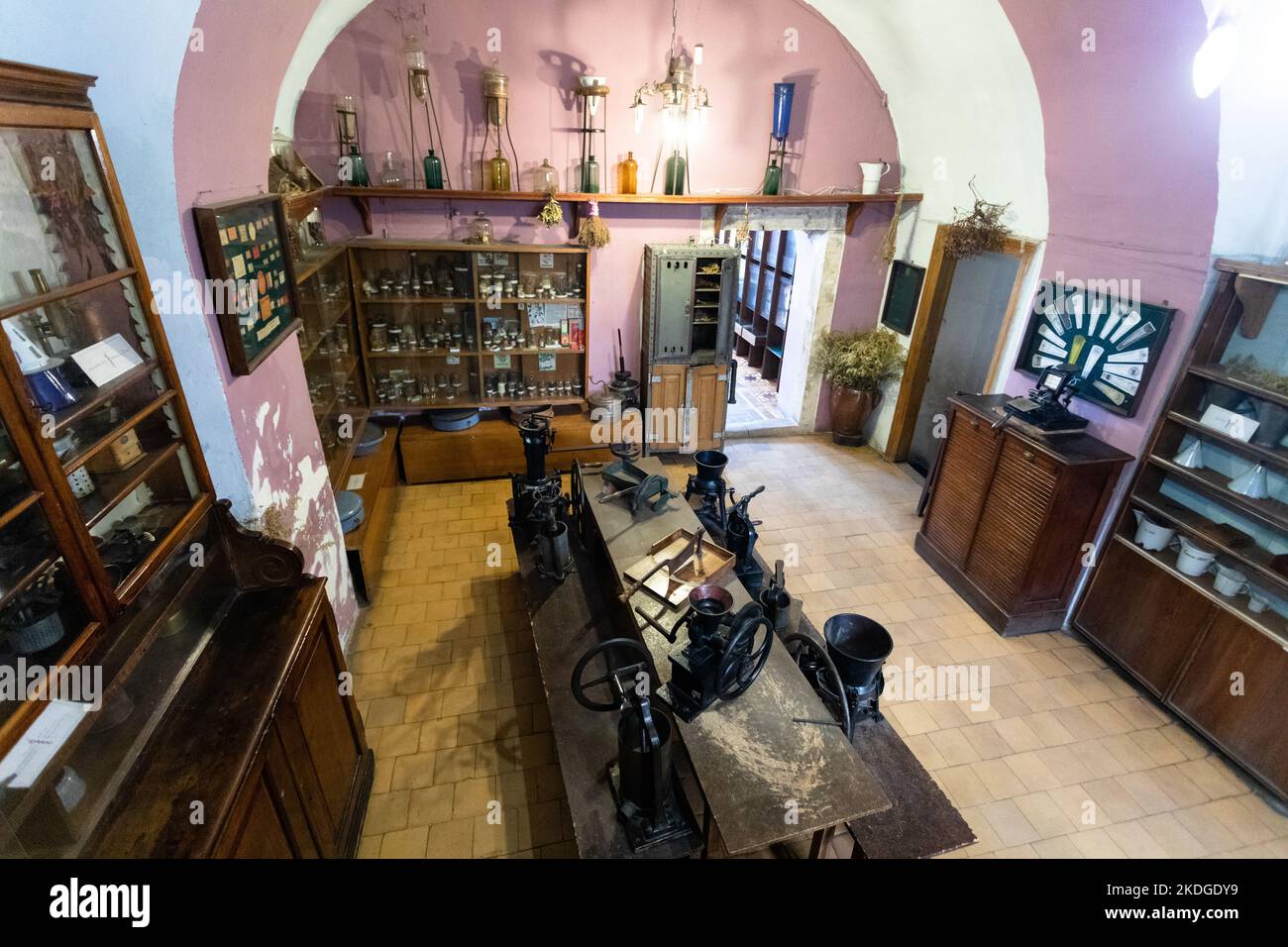 Exposition au Musée de la pharmacie dans la ville de Lviv, Ukraine Banque D'Images