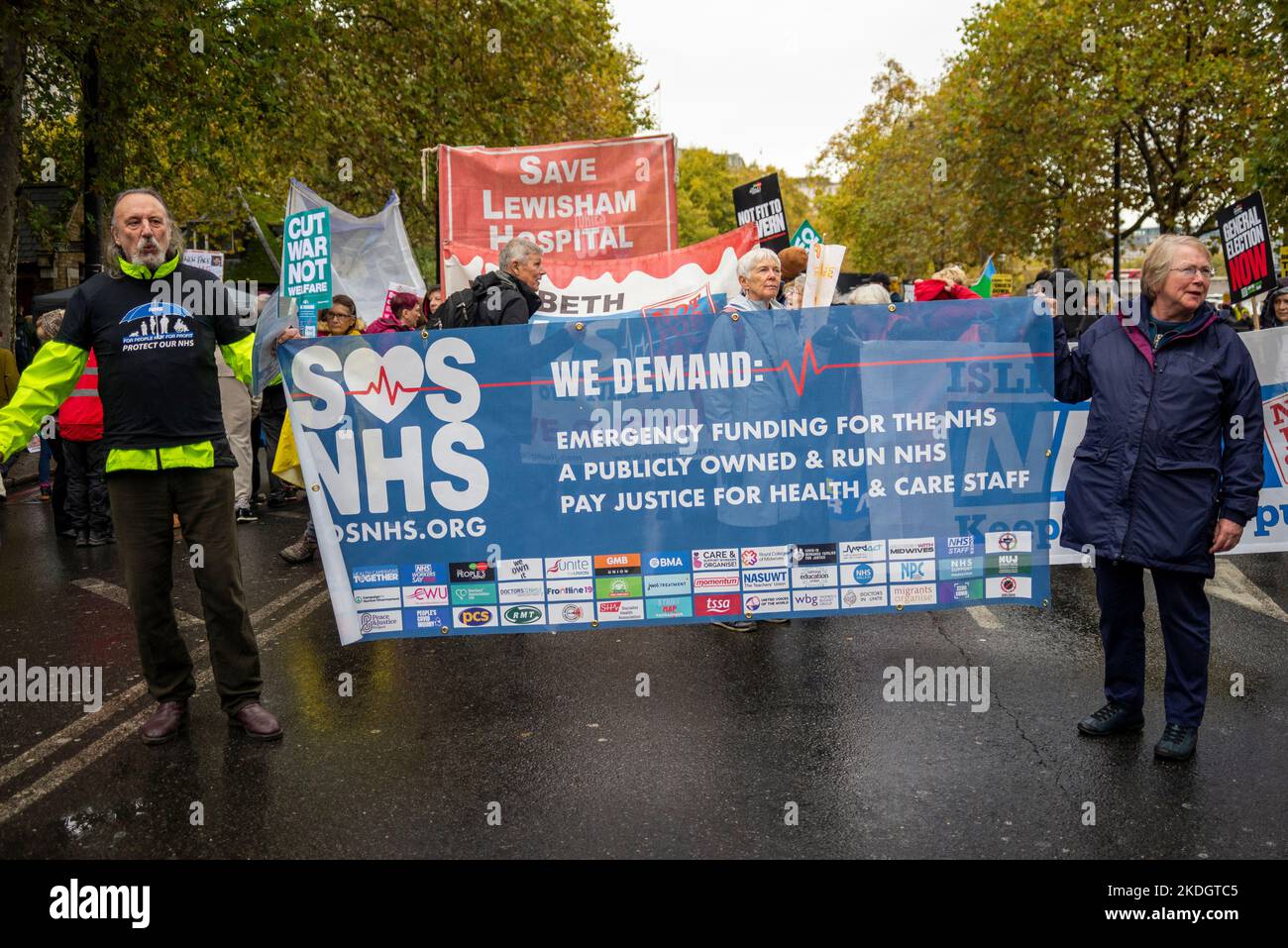 Le NHS a manifesté à Londres contre les mesures d'austérité du gouvernement conservateur, appelant à des élections générales et à des salaires plus élevés. Banque D'Images