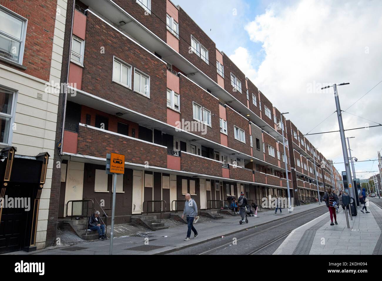 logements sociaux et appartements à bord sur la rue dominick centre-ville inférieur dublin république d'irlande Banque D'Images