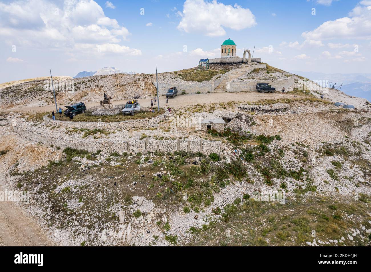 Le mont Tomorr est situé dans le parc national de Tomorr avec le