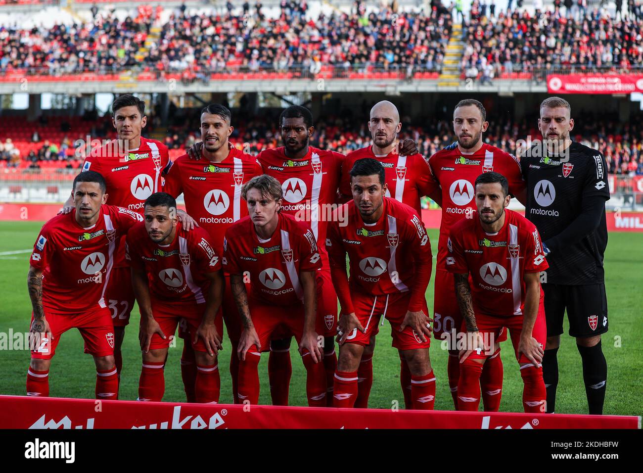 Monza, Italie. 06th novembre 2022. L'équipe d'AC Monza s'est formée pendant la série Un match de football 2022/23 entre AC Monza et Hellas Verona FC au stade U-Power. Score final ; AC Monza 2:0 Hellas Verona Credit: SOPA Images Limited/Alay Live News Banque D'Images