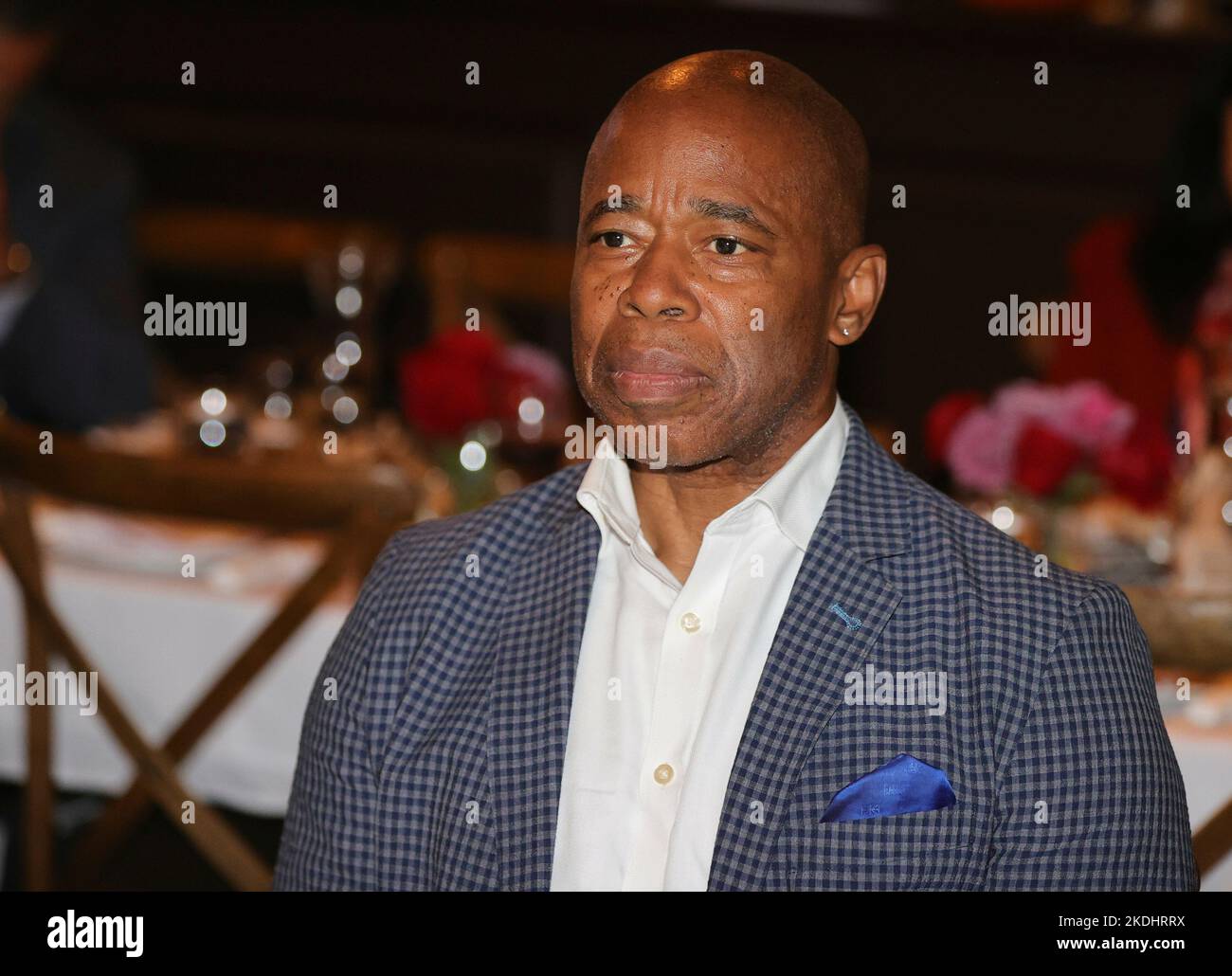 Sacs place, Astoria, Queens, New York, Etats-Unis, 06 novembre 2022 - le maire Adams fait des remarques lors de la célébration 99th de Giuseppa (Josephina) Vendome, un héros de 9/11, et présente une proclamation aujourd'hui au siège de l'ONU à New York. Photo: Crédit PHOTO Luiz Rampelotto/EuropaNewswire OBLIGATOIRE. Banque D'Images