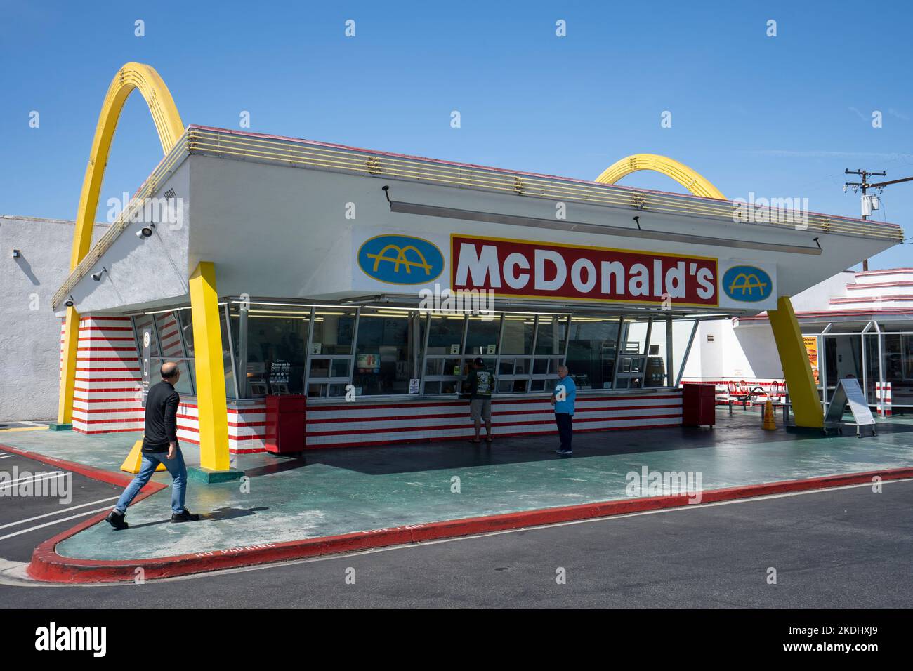 Vue extérieure du plus ancien McDonald's restant à Downey, Californie, à l'extérieur de Los Angeles, vue mardi, 10 mai 2022. Banque D'Images