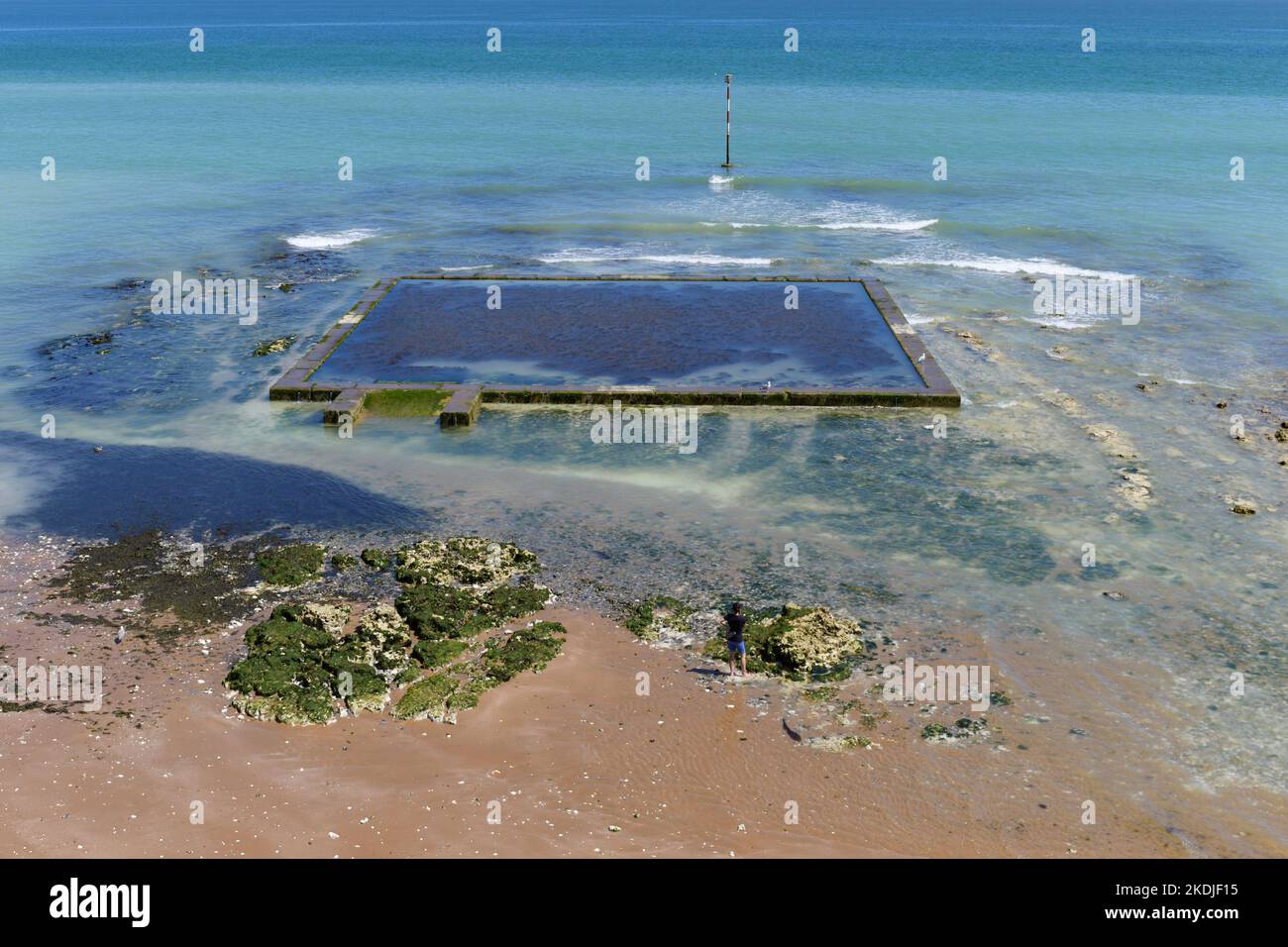 Viking Bay, piscine marémotrice pleine d'algues, Broadescaliers, Kent, Angleterre, Royaume-Uni Banque D'Images