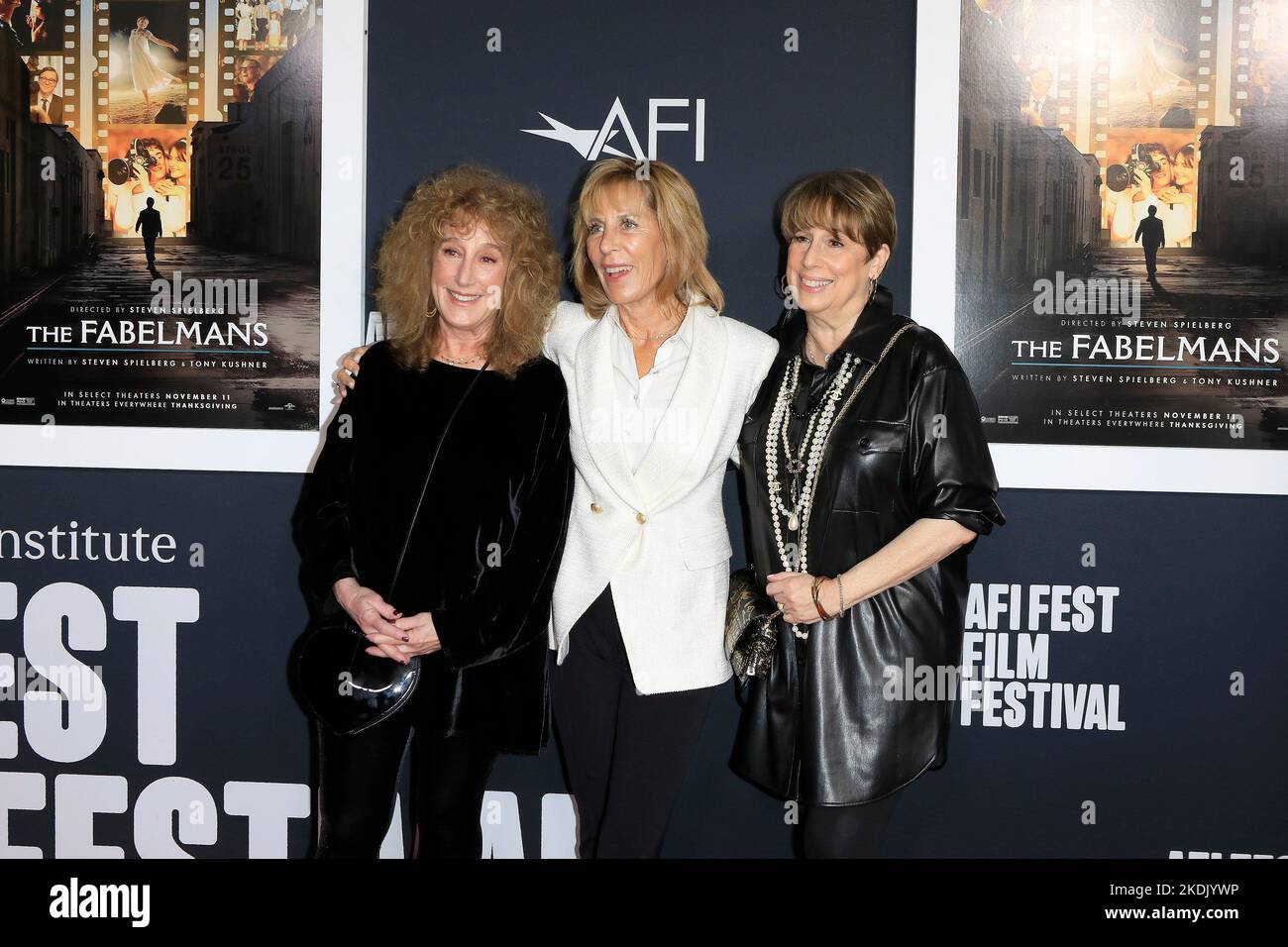 6 novembre 2022, Los Angeles, Californie, Etats-Unis: LOS ANGELES - NOV 6: Anne Spielberg, Nancy Spielberg, Sue Spielberg à la première des Fabelmans au Théâtre chinois IMAX de TCL sur 6 novembre 2022 à Los Angeles, CA (Credit image: © Nina Prommer/ZUMA Press Wire) Banque D'Images