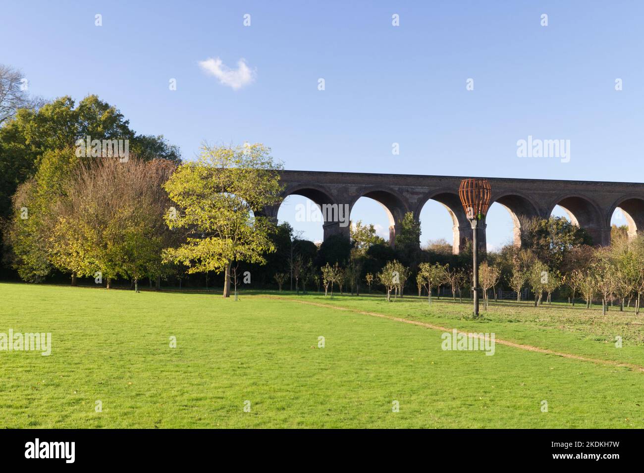 Le viaduc de Chappel dans l'Essex, vu de Millenium Green Banque D'Images