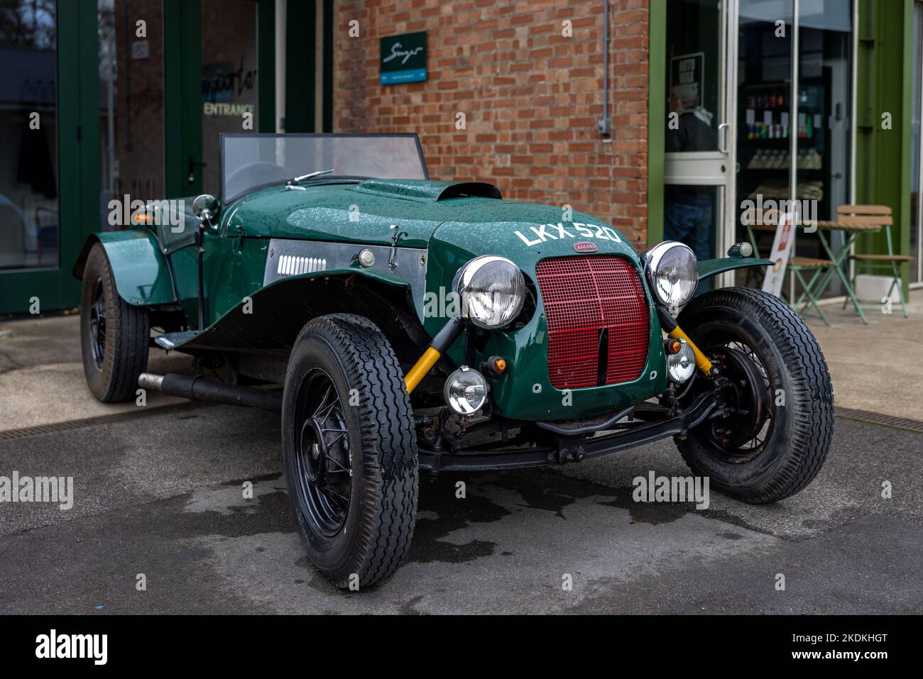 1948 Allard Mercury Special ‘LKX 520’ exposé à l’Assemblée effrayante des voitures qui s’est tenue au Bicester Heritage Centre le 30th octobre 2022 Banque D'Images