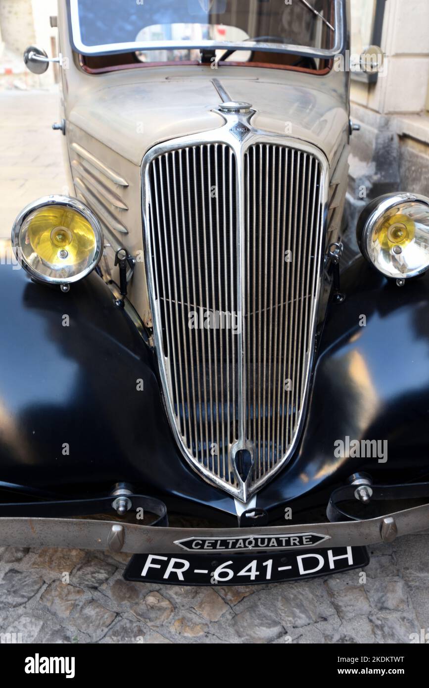 Calandre de radiateur et phares ou phares de Renault Celtaquatre ZR2 1935 Banque D'Images