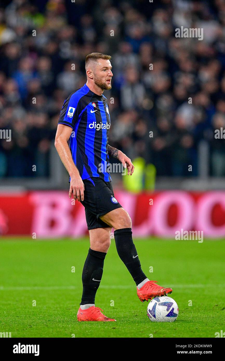 Turin, Italie. 06th, novembre 2022. Milan Skriniar (37) d'Inter vu pendant la série Un match entre Juventus et Inter au stade Allianz à Turin. (Crédit photo: Gonzales photo - Tommaso Fimiano). Banque D'Images