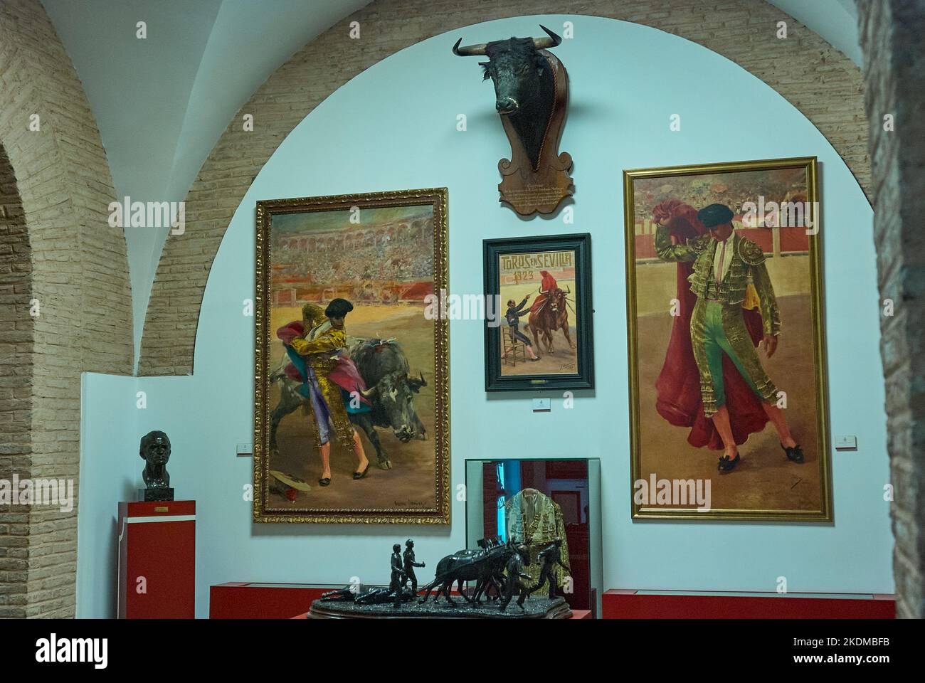 Séville, Espagne - 06 06 2014: Intérieur d'une arène de corrida montrant une tête de taureaux Banque D'Images