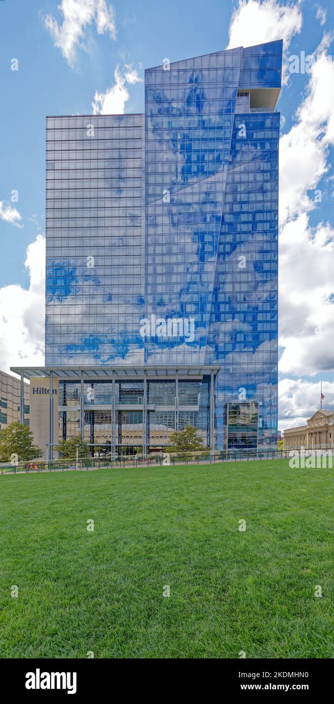 Le Hilton Cleveland Downtown de 600 chambres est relié au Huntington Convention Center et au Global Center for Health innovation (Medical Mart). Banque D'Images