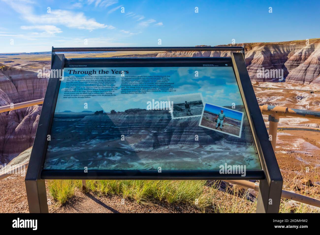 Panneau d'interprétation à Blue Mesa dans le parc national de Petrified Forest, Arizona, États-Unis Banque D'Images