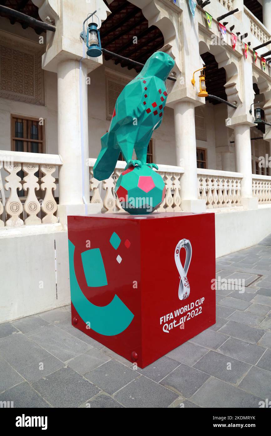 Le Bakhoor est des copeaux de bois aromatiques (généralement du bois d'agar) et une combinaison de composants traditionnels authentiques, trempés dans des huiles parfumées et mélangés avec du musc, Banque D'Images