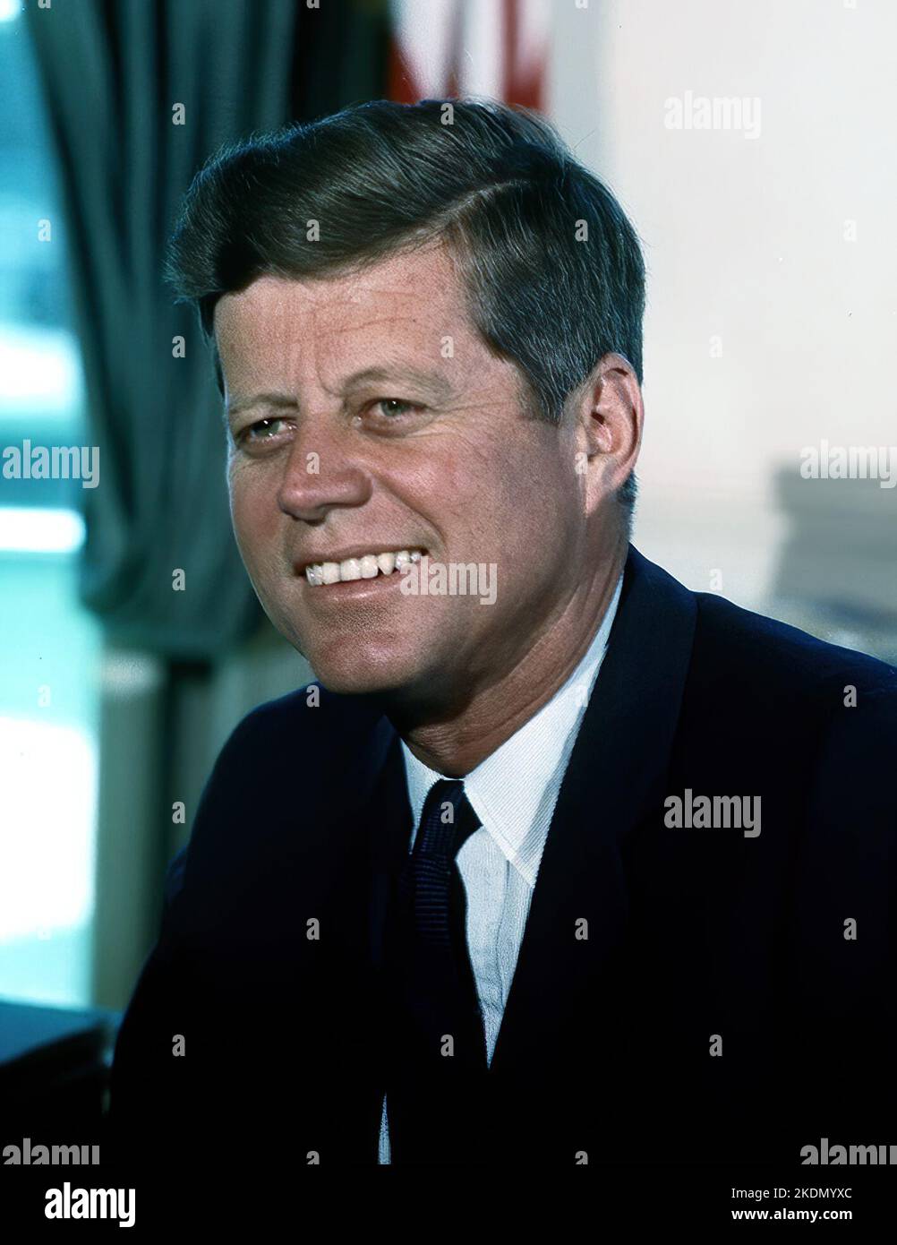 John F. Kennedy, portrait photo couleur de la Maison Blanche 11 juillet 1963 Banque D'Images
