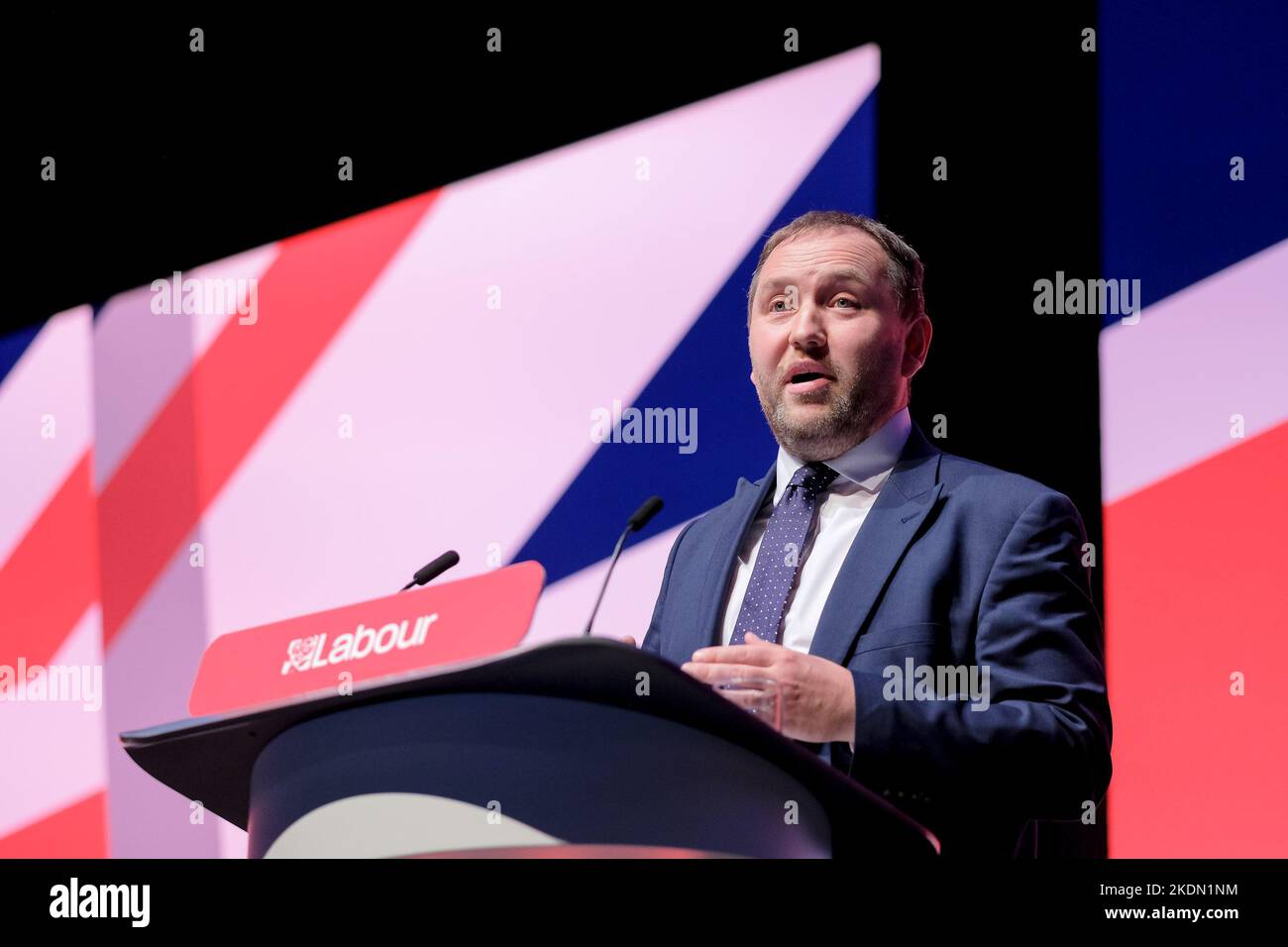 Ian Murray, (Secrétaire d'État adjoint pour l'Écosse), prend la parole lors de la conférence. Photographié lors de la conférence d'automne du Parti travailliste qui s'est tenue au CAC Liverpool , à Liverpool, le lundi 26 septembre 2022 . Photo de Julie Edwards. Banque D'Images