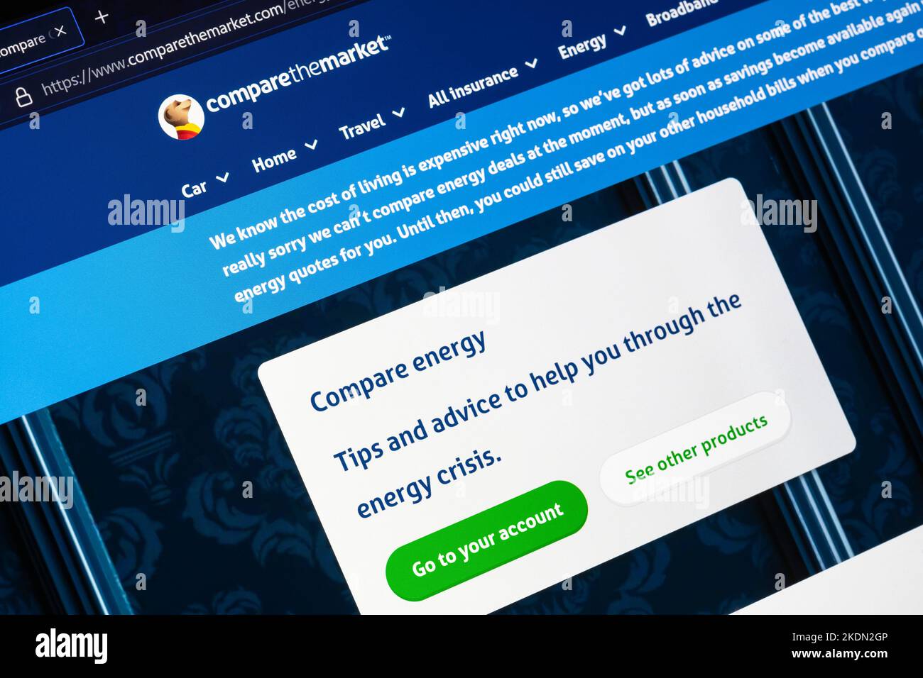 Page d'accueil de Comparememarket et logo sur un écran d'ordinateur portable - un site Web de comparaison de prix au Royaume-Uni, sur la page de comparaison d'énergie. Concept: Crise énergétique Banque D'Images