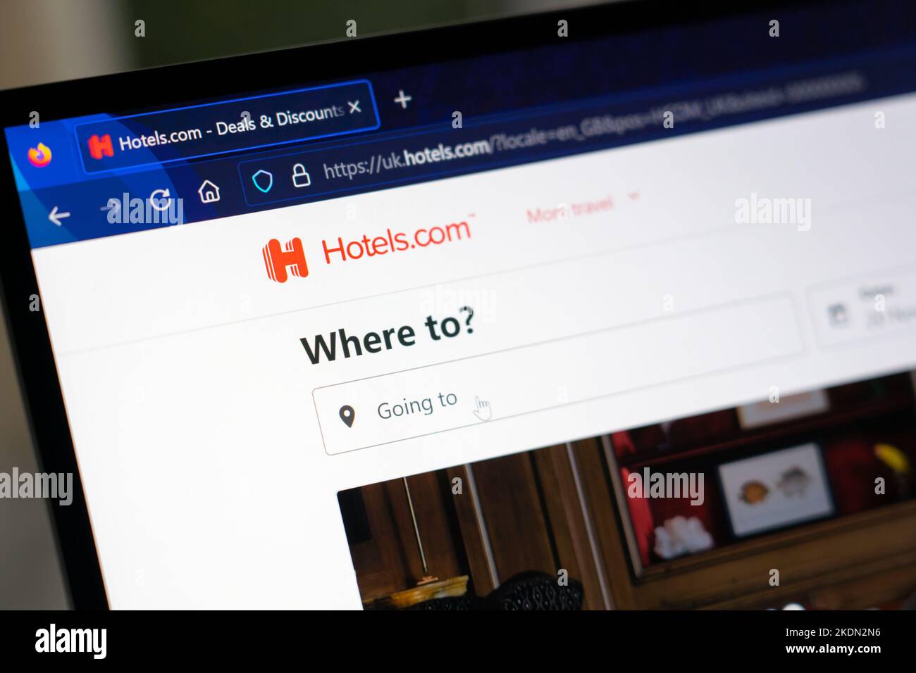 hotels.com site Internet - un des principaux fournisseurs d'hébergement hôtelier dans le monde entier, offrant des services de réservation par le biais de son propre réseau de sites Web localisés Banque D'Images