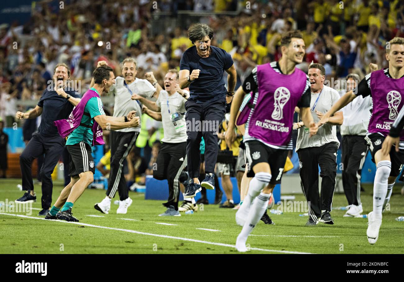 Sotchi, 23.06.2018 Torjubel: Trainer Joachim Lšw (Deutschland) spritt in die Luft Deutschland - Schweden Fisht Stadion - Olympiastadion Copyright (nu Banque D'Images