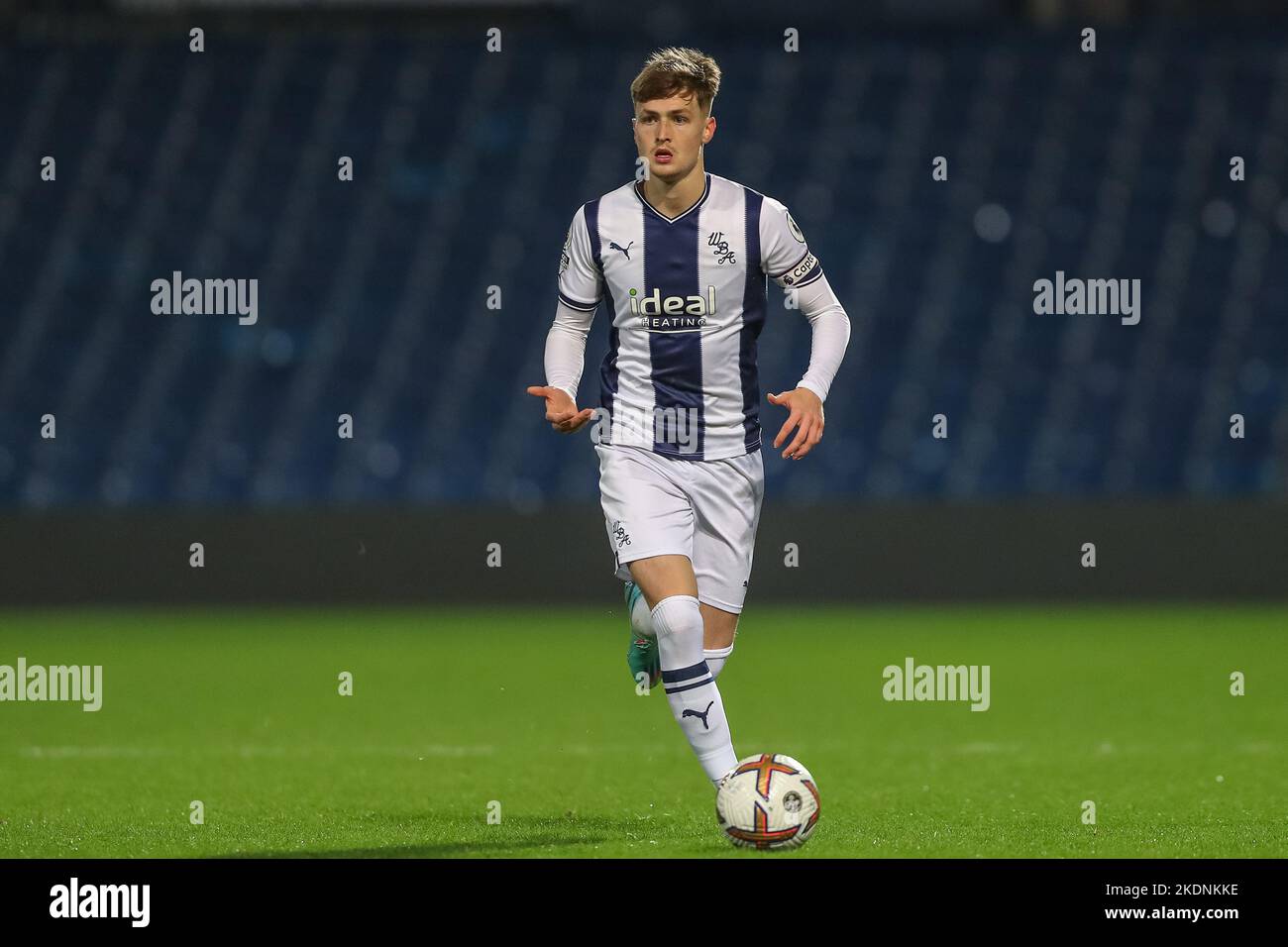 West Bromwich, Royaume-Uni. 07th novembre 2022. Zac Ashworth #26 de West Bromwich Albion en action pendant la première Ligue 2 U23 Match West Bromwich Albion U23 contre Nottingham ForestU 23 à The Hawthorns, West Bromwich, Royaume-Uni, 7th novembre 2022 (photo de Gareth Evans/News Images) à West Bromwich, Royaume-Uni, le 11/7/2022. (Photo de Gareth Evans/News Images/Sipa USA) Credit: SIPA USA/Alay Live News Banque D'Images