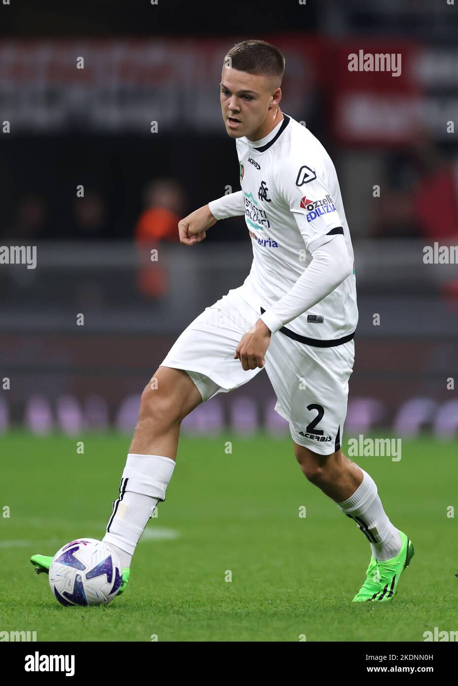 Milan, Italie, 5th novembre 2022. Emil Holm de Spezia Calcio pendant la série Un match à Giuseppe Meazza, Milan. Le crédit photo devrait se lire: Jonathan Moscrop / Sportimage Banque D'Images