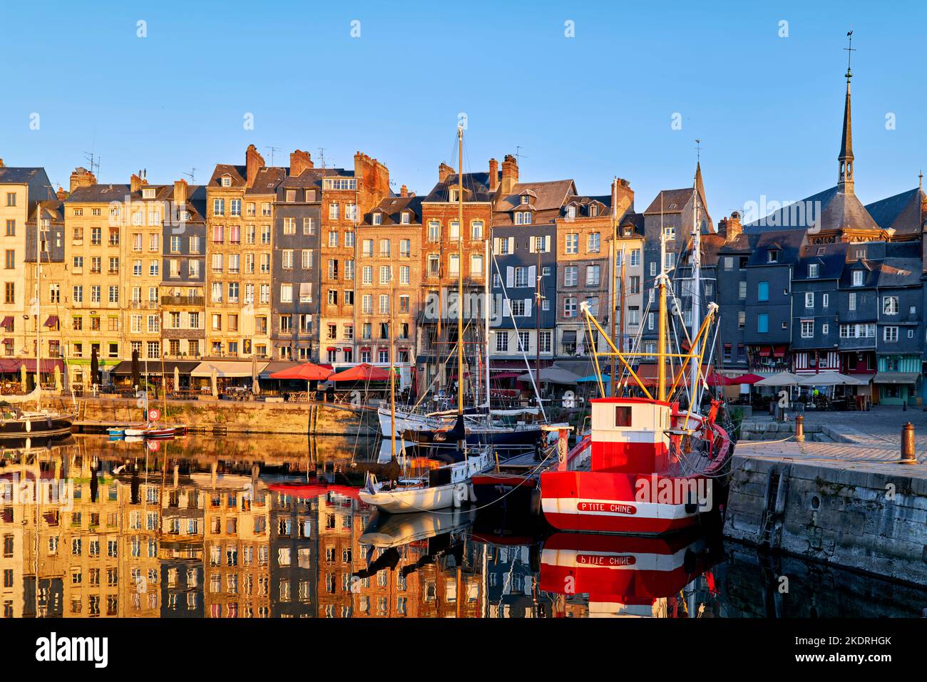 Honfleur Normandie France. Le port au lever du soleil Banque D'Images