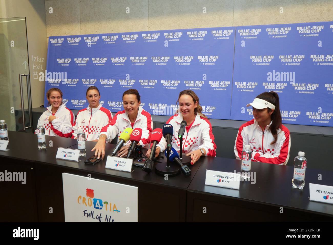 Rijeka, Croatie. 08th novembre 2022. Rijeka Croatie, 8 novembre 2022, Tara Wurth, Petra Martic, Le capitaine de l'équipe Iva Mazoli, Donna Vekic, Petra Marcinko de Croatie lors d'une conférence de presse sur 8 novembre 2022 à Rijeka Croatie, avant le match de la coupe du Roi Billie Jean entre la Croatie et l'Allemagne. Photo: Goran Kovacic/PIXSELL Credit: Pixsell photo & Video Agency/Alay Live News Banque D'Images