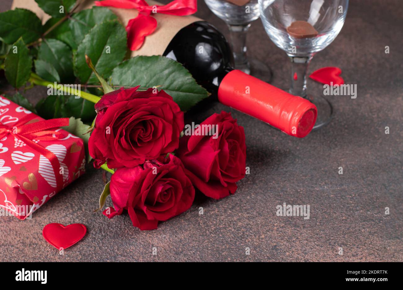 Coffret cadeau st-valentin - coeur et vin rouge - Un grand marché